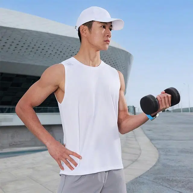 匹克 吸湿透气运动健身休闲舒适直筒简约无袖背心 男款 大白