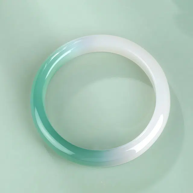 【典雅华贵】 帝苏行 精品半白半绿 新中式国潮 吉祥如意平安顺遂 简约小众设计 玉髓 手镯 女款
