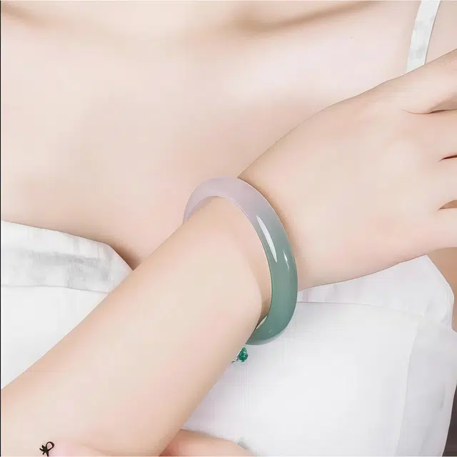 【典雅华贵】 帝苏行 精品半白半绿 新中式国潮 吉祥如意平安顺遂 简约小众设计 玉髓 手镯 女款