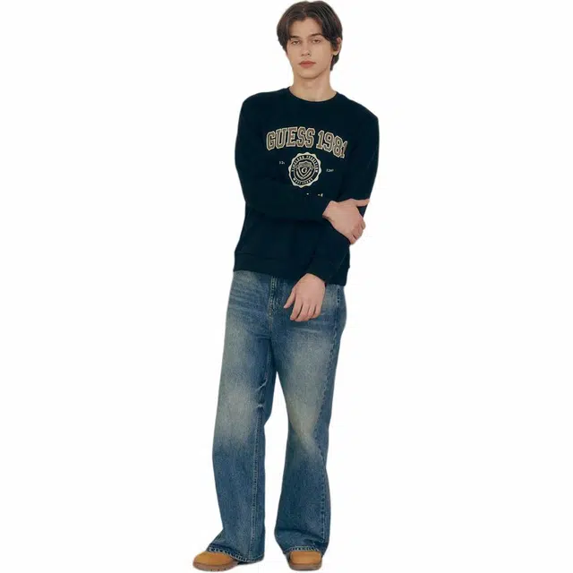 GUESS T