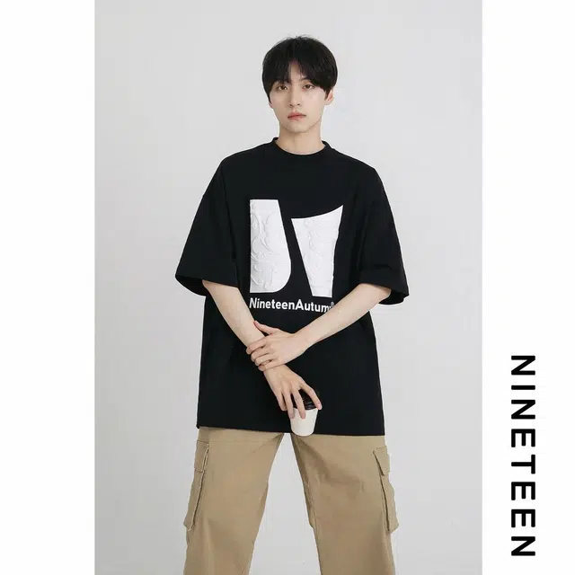 NINETEEN AUTUMN T