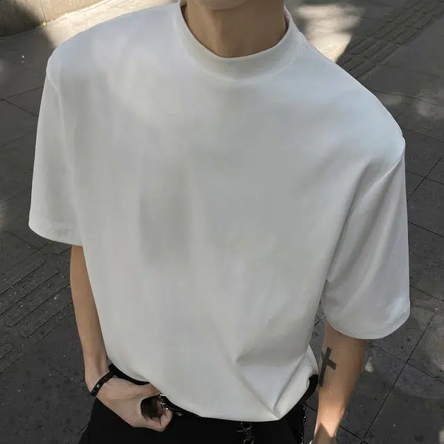 URBAN AUTHENTIC T