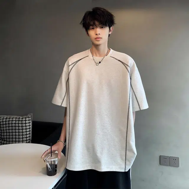 URBAN AUTHENTIC T