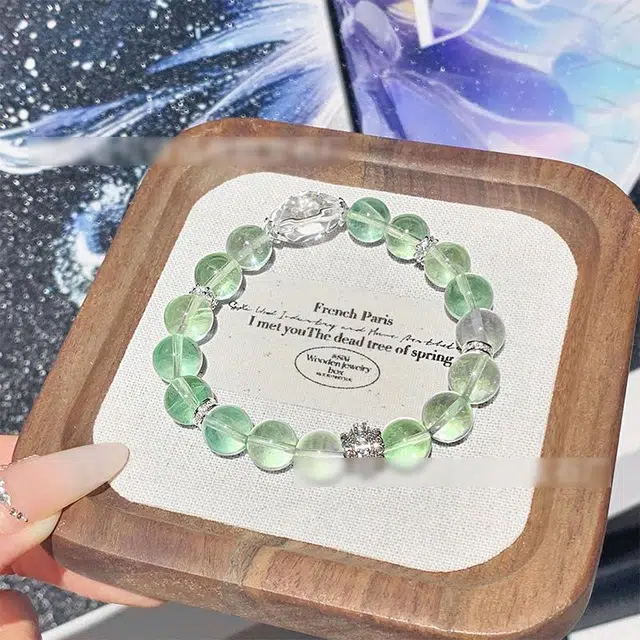 施洛尼 绿宝晨星 新中式轻奢梦幻清冷感小众简约 发财转运连暴富时来运转高能量吸金 四季平安纳福 守护健康#好运天然 绿发晶 手串 女款