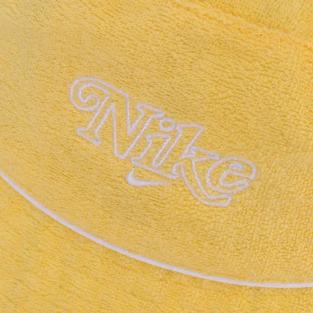 Nike Sportswear Retro