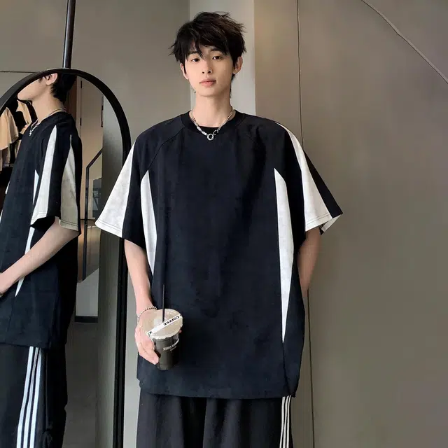 URBAN AUTHENTIC T