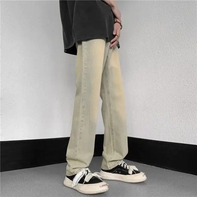 八哥 美式窄版高街废土风水洗做旧弯刀裤修身垂感显瘦显高休闲高级感时尚百搭简约基础款运动黄泥色微喇牛仔裤 男女同款