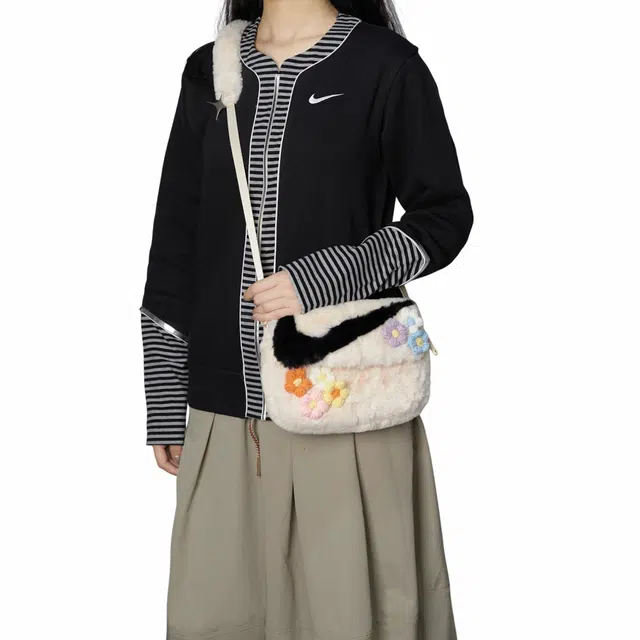 Nike 811