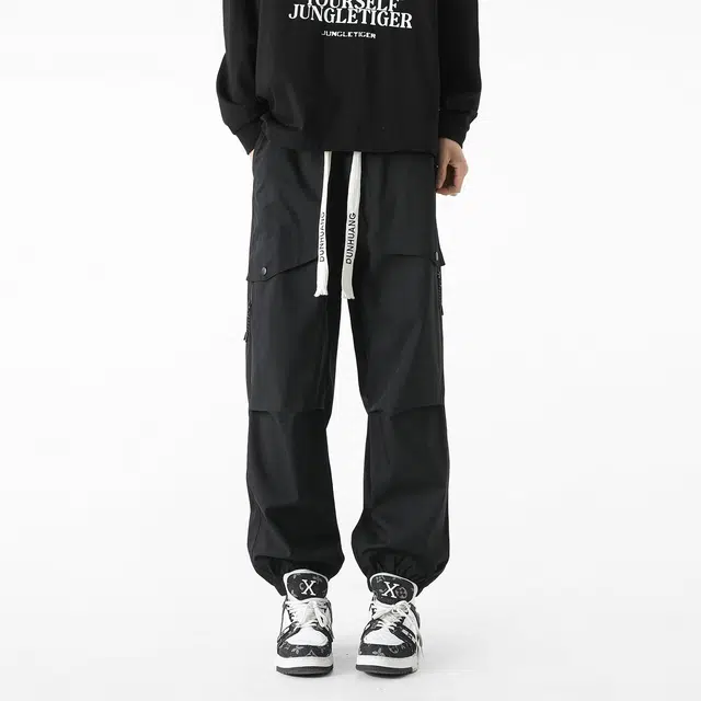 敦煌博物馆 美式街头复古机能风束脚褶皱伞兵大口袋宽松透气百搭休闲户外抽绳系带工装裤 男女同款