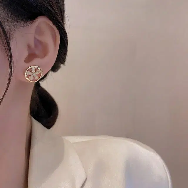 彤彤兔 时尚个性甜美少女圆圈 合金 耳钉 女款
