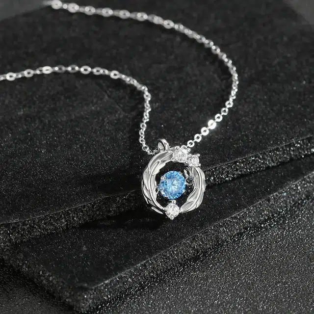 925