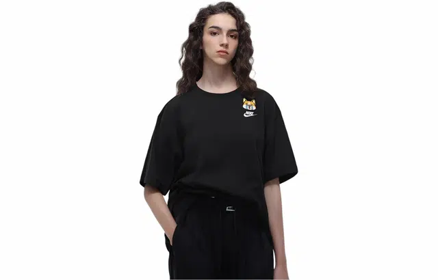Nike Extraordinary LogoT