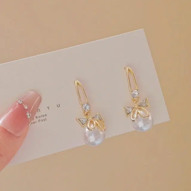 彤彤兔 蝴蝶结闪钻百搭 合金 耳环 女款