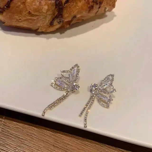 彤彤兔 小众设计蝴蝶流苏气质 合金 耳环 女款