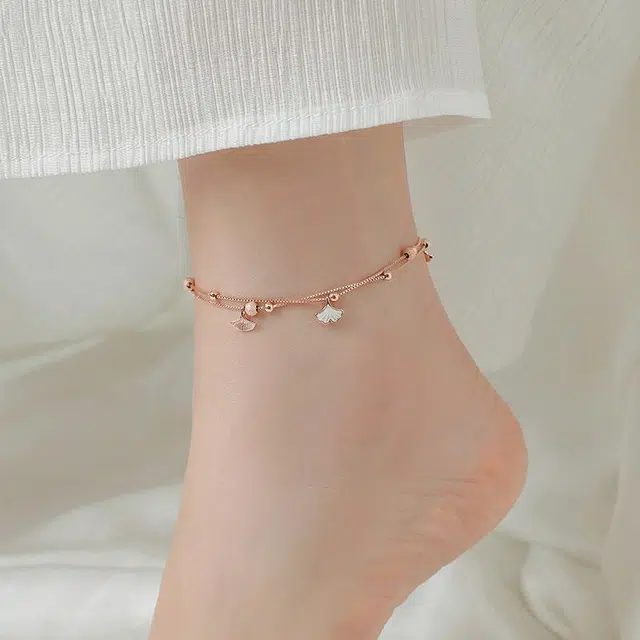 925