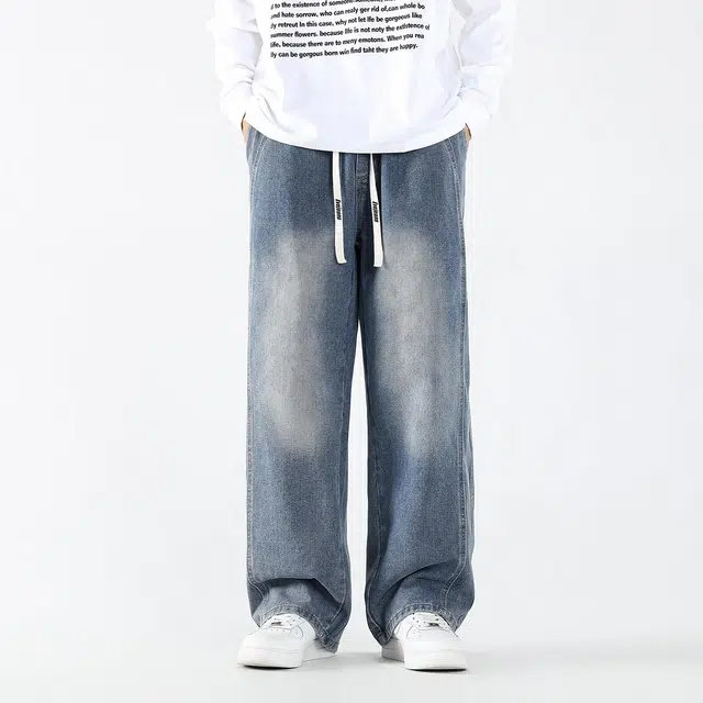 EVE Jeans Logo