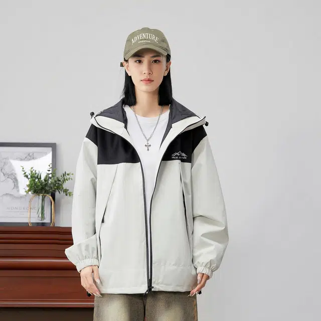 雅鹿 防风防水连帽长袖外套宽松舒适户外休闲夹克 男女同款 白色