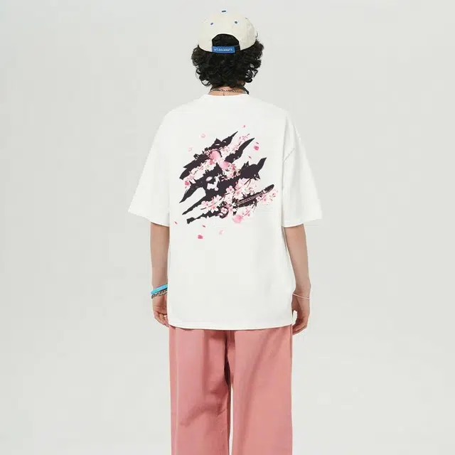 UNthemed T