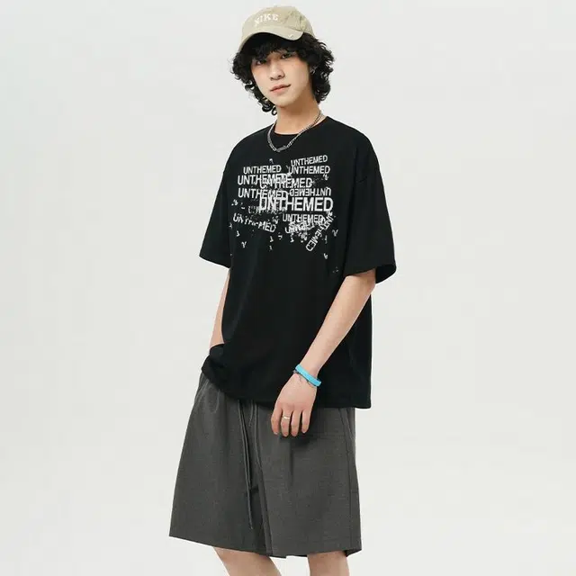 UNthemed T
