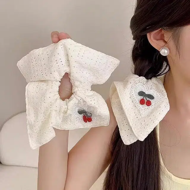 丹琴 蕾丝爱心樱桃 少女高颜值方巾大肠韩系超大扎头发绳高级感发饰 布艺 发圈 女款