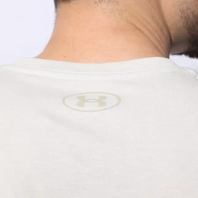 Under Armour T
