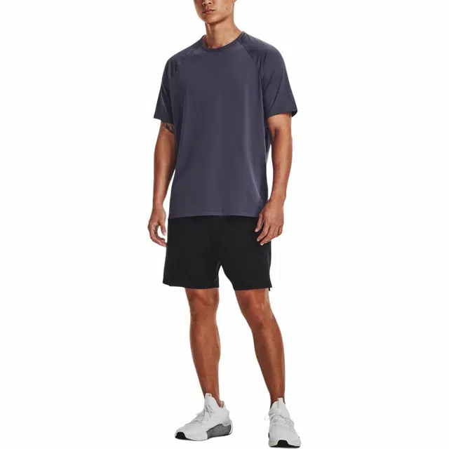 Under Armour T