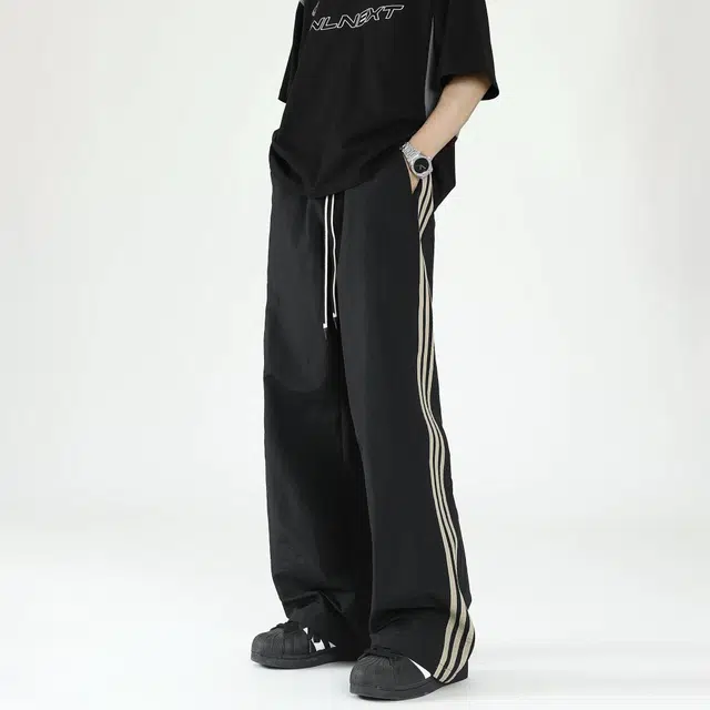 URBAN AUTHENTIC
