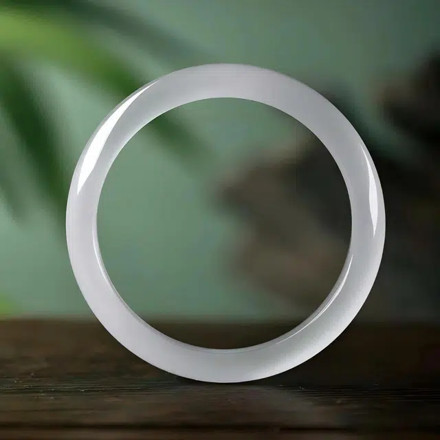 匠锁心玉 冰透水润白月光贵妃玉镯 高品质 新中式 国潮 旗袍汉服古典 古色古香轻奢 清冷优雅高级感 气质温婉 素圈手饰显白 玉髓 手镯 女款