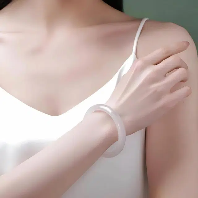 匠锁心玉 冰透水润白月光贵妃玉镯 高品质 新中式 国潮 旗袍汉服古典 古色古香轻奢 清冷优雅高级感 气质温婉 素圈手饰显白 玉髓 手镯 女款