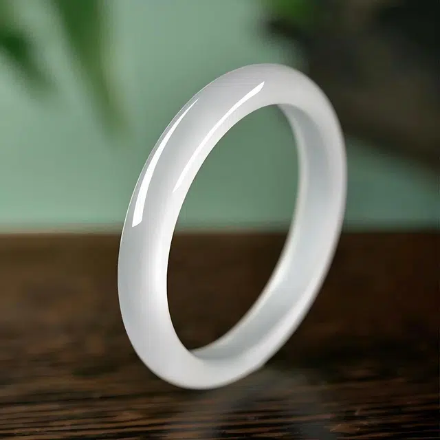 匠锁心玉 冰透水润白月光贵妃玉镯 高品质 新中式 国潮 旗袍汉服古典 古色古香轻奢 清冷优雅高级感 气质温婉 素圈手饰显白 玉髓 手镯 女款