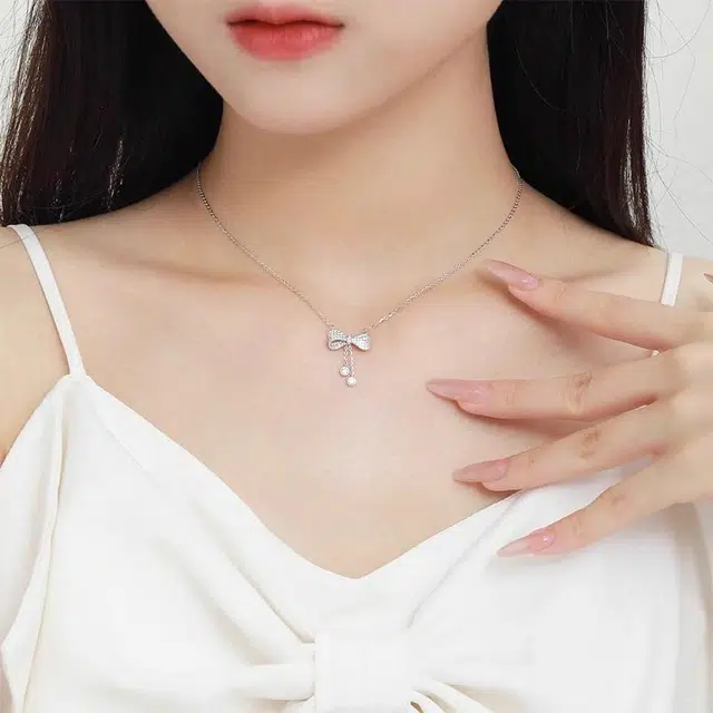 925