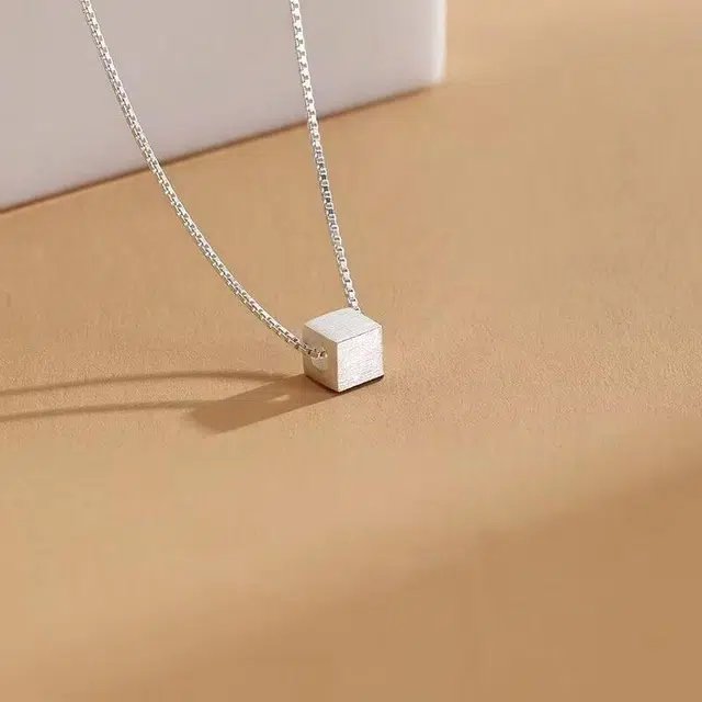 990