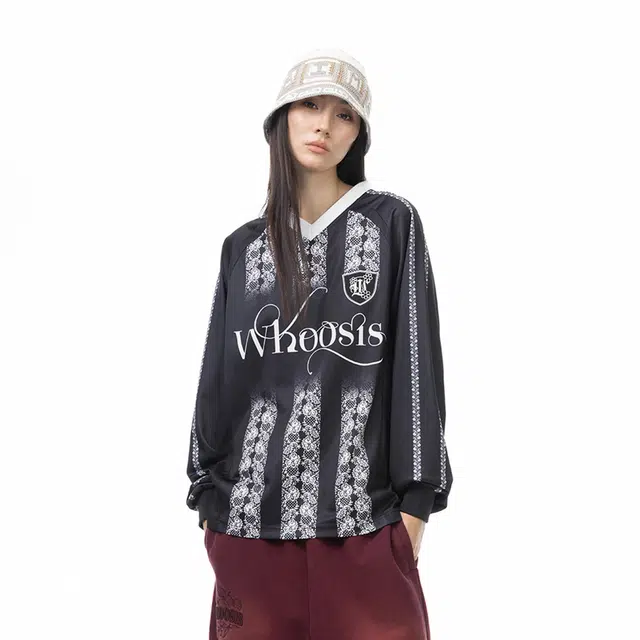 WHOOSIS T