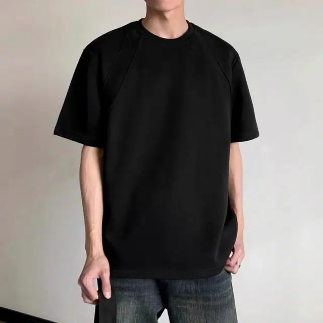 URBAN AUTHENTIC T