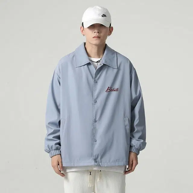 雅鹿 美式复古高街低饱和度纯色简约手写体印花休闲舒适百搭通勤防风防水宽松夹克外套 男女同款 浅蓝