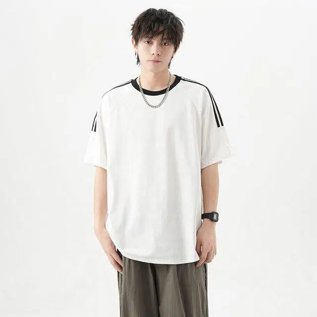 URBAN AUTHENTIC T