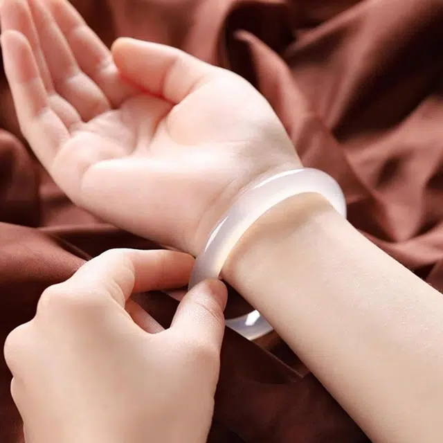 【高品质】 爱丽丝珠宝 白月光 新中式优雅古风旗袍 古香古色显白水润镯手饰 玉髓 手镯 女