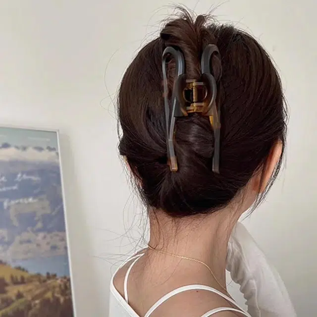 简应舒 磨砂抓夹后脑勺鲨鱼夹抓头发简约 亚克力 发夹 女款