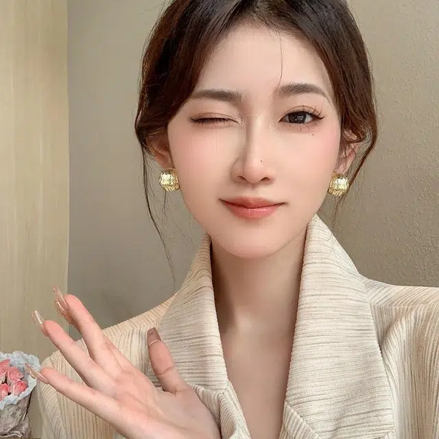 韵系 夸张网红流光轻奢高级感 铜镀金 耳环 女款