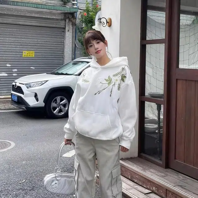 奇迹街区 美式复古新中式花卉花环刺绣文字纯色潮流痞帅简约高街休闲宽松设计感高级感小众日常舒适百搭长袖套头连帽卫衣 男女同款