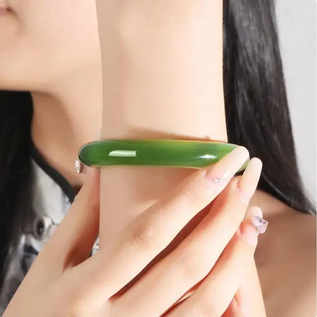 兰慕茵诺 轻奢小众新中式 青梅煮酒美人镯 素圈正圈经典显白款式 #好运 玉髓 手镯 女款