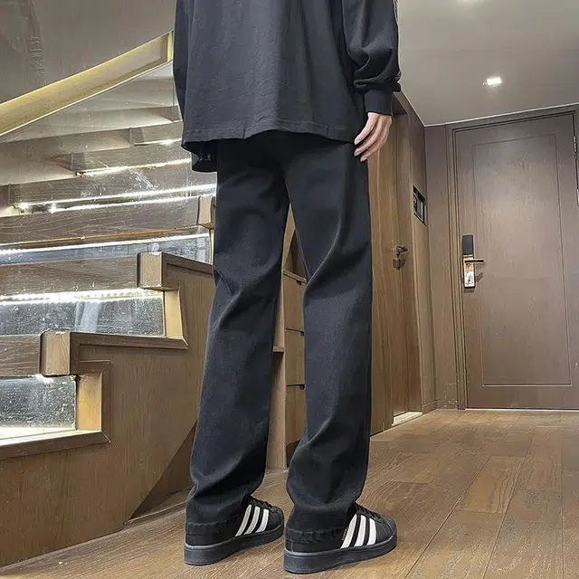 UNthemed