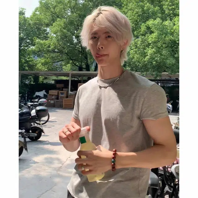 Hypeyourself T