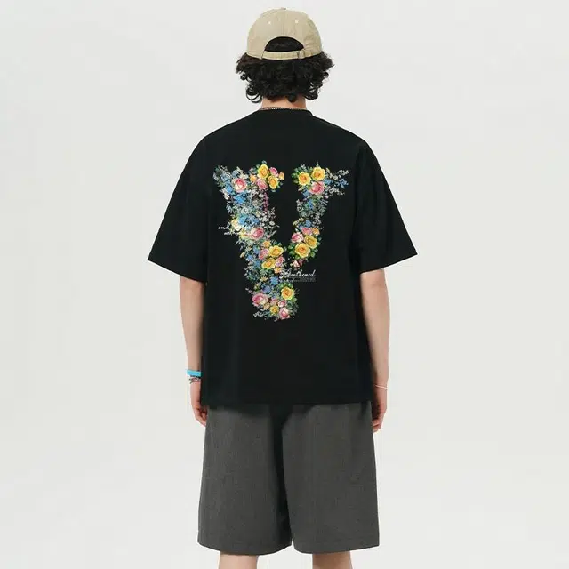 UNthemed T