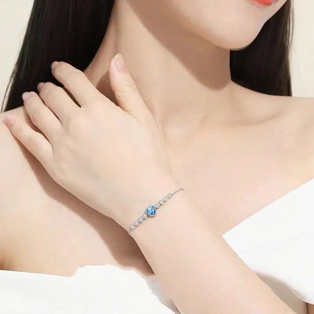 S925