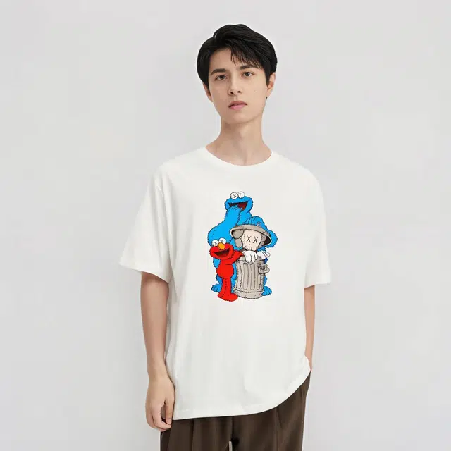 UNIQLO x SESAME STREET x KAWS T