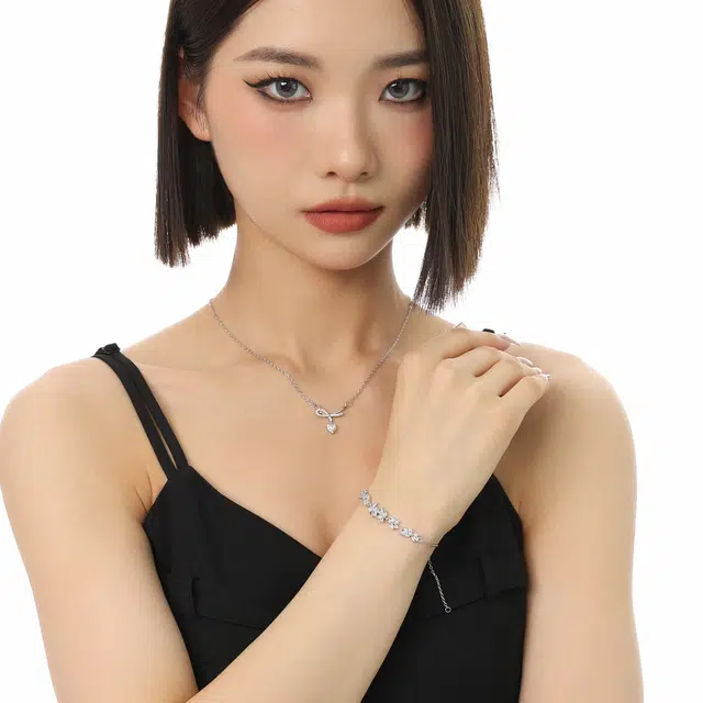 MISS XIA JWY