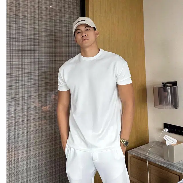 Hypeyourself T