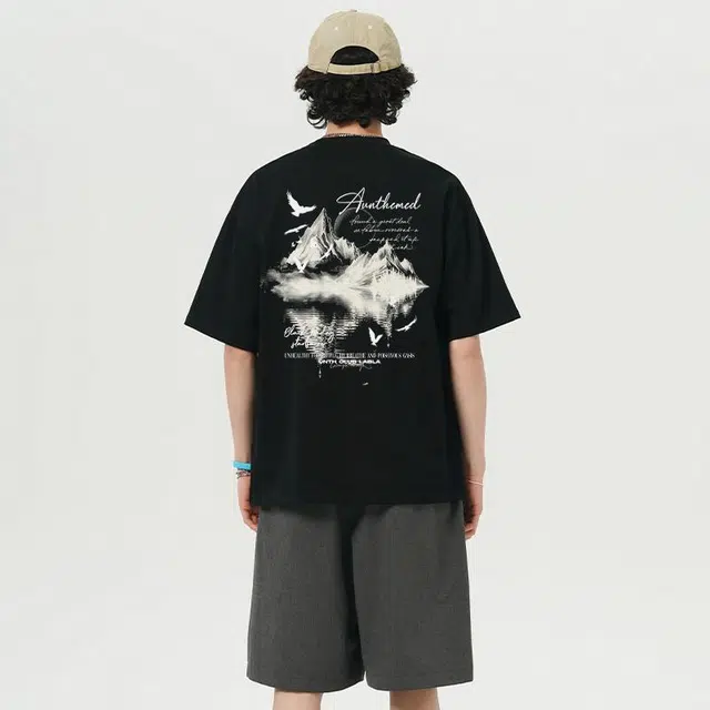 UNthemed T