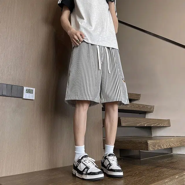 奇迹街区 日系复古可爱腊肠狗图案条纹设计潮牌百搭舒适松紧宽松适中五分休闲短裤 男女同款